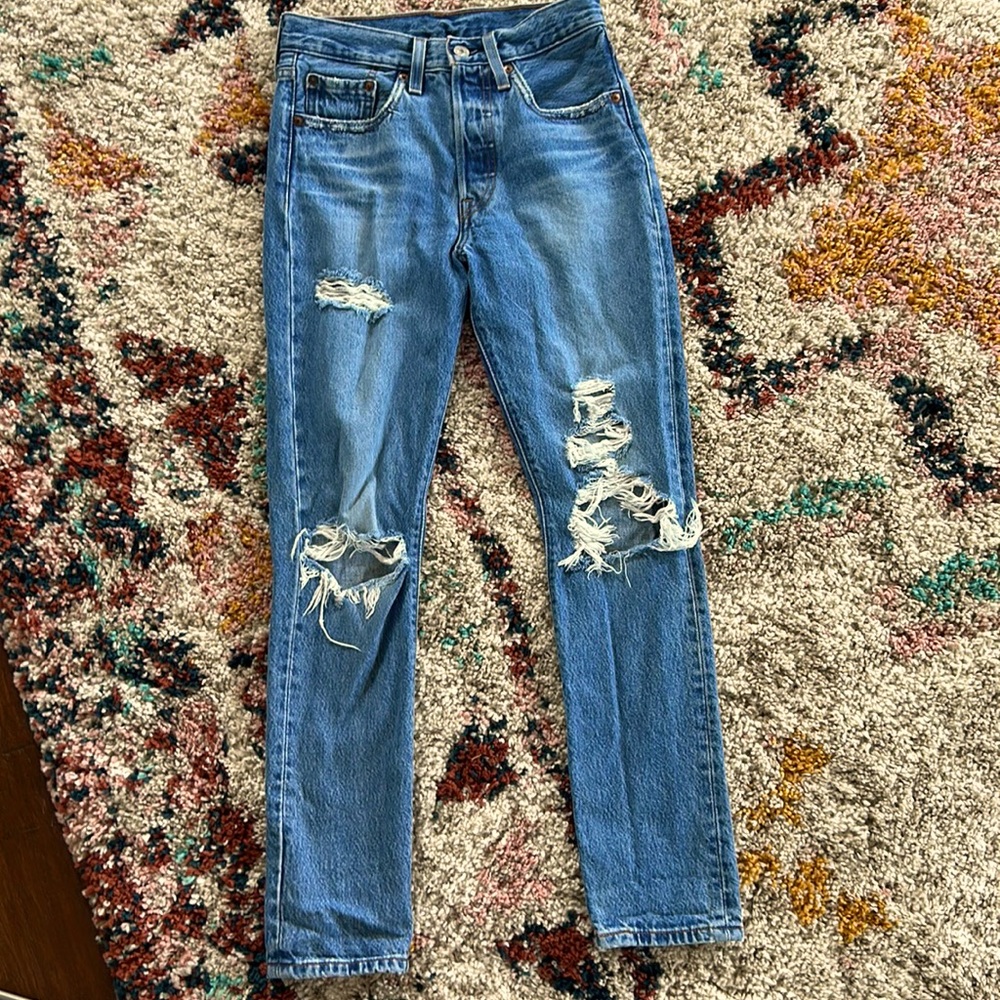 Levis distressed skinny/straight fit size 24